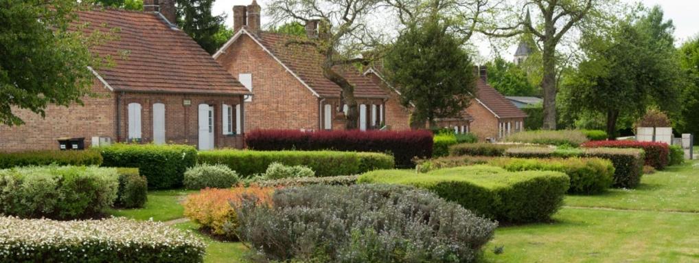 Le Cocoon D'Annabelle - Jolie Maison Avec Jeux Et Grand Jardin Pierrefitte-sur-Sauldre Exteriér fotografie