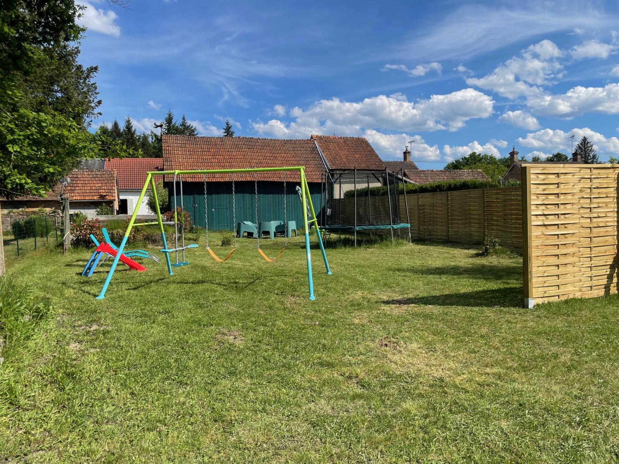 Le Cocoon D'Annabelle - Jolie Maison Avec Jeux Et Grand Jardin Pierrefitte-sur-Sauldre Exteriér fotografie