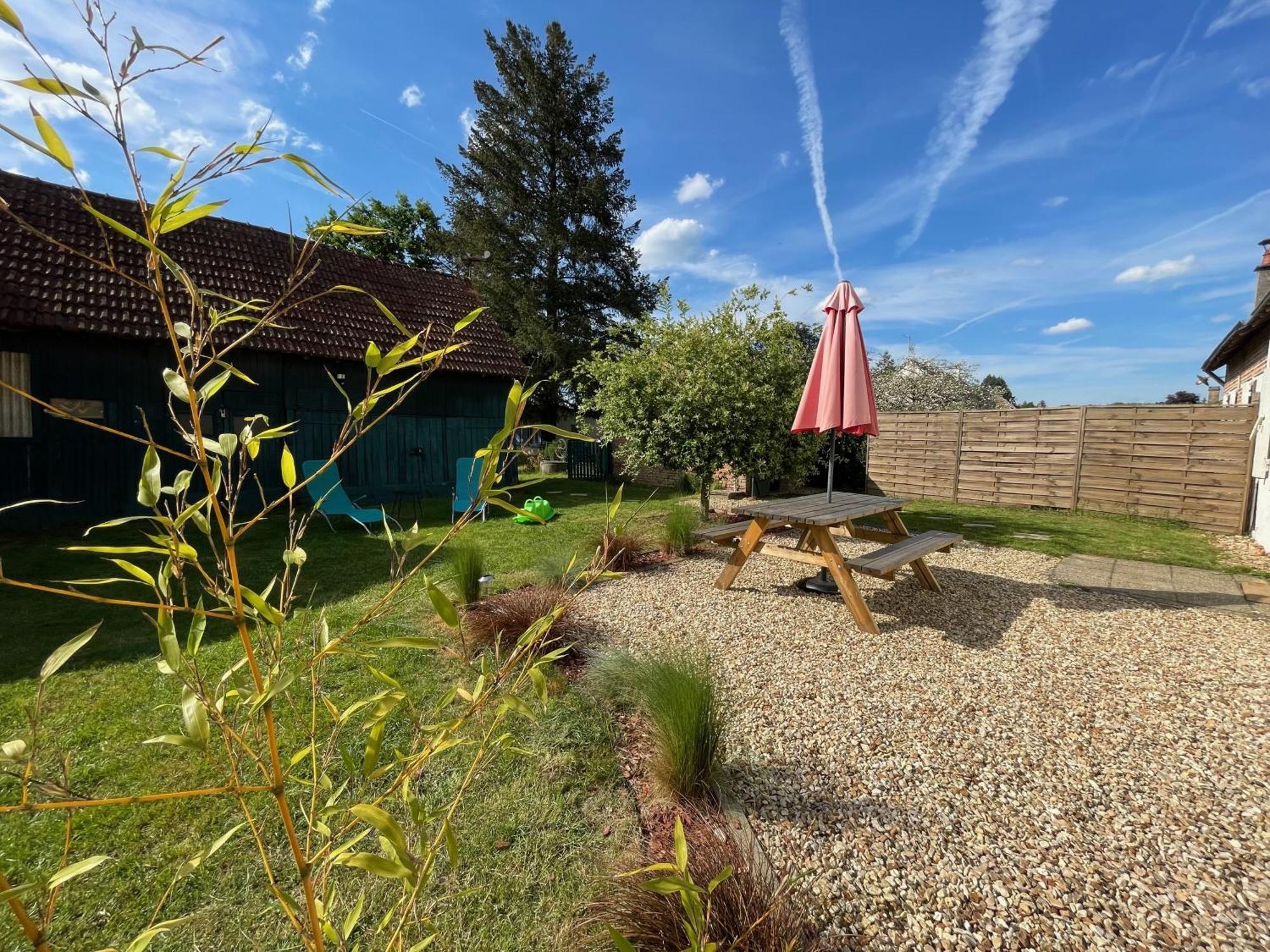 Le Cocoon D'Annabelle - Jolie Maison Avec Jeux Et Grand Jardin Pierrefitte-sur-Sauldre Exteriér fotografie